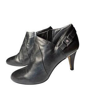 Vince Camuto Black Leather Ankle Boots Buckle Detail Stiletto Heel Womens 8M